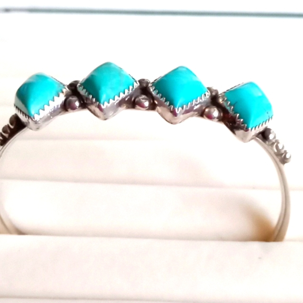 TURQUOISE AND STERLING SILVER BRACELET - Picture 2 of 6